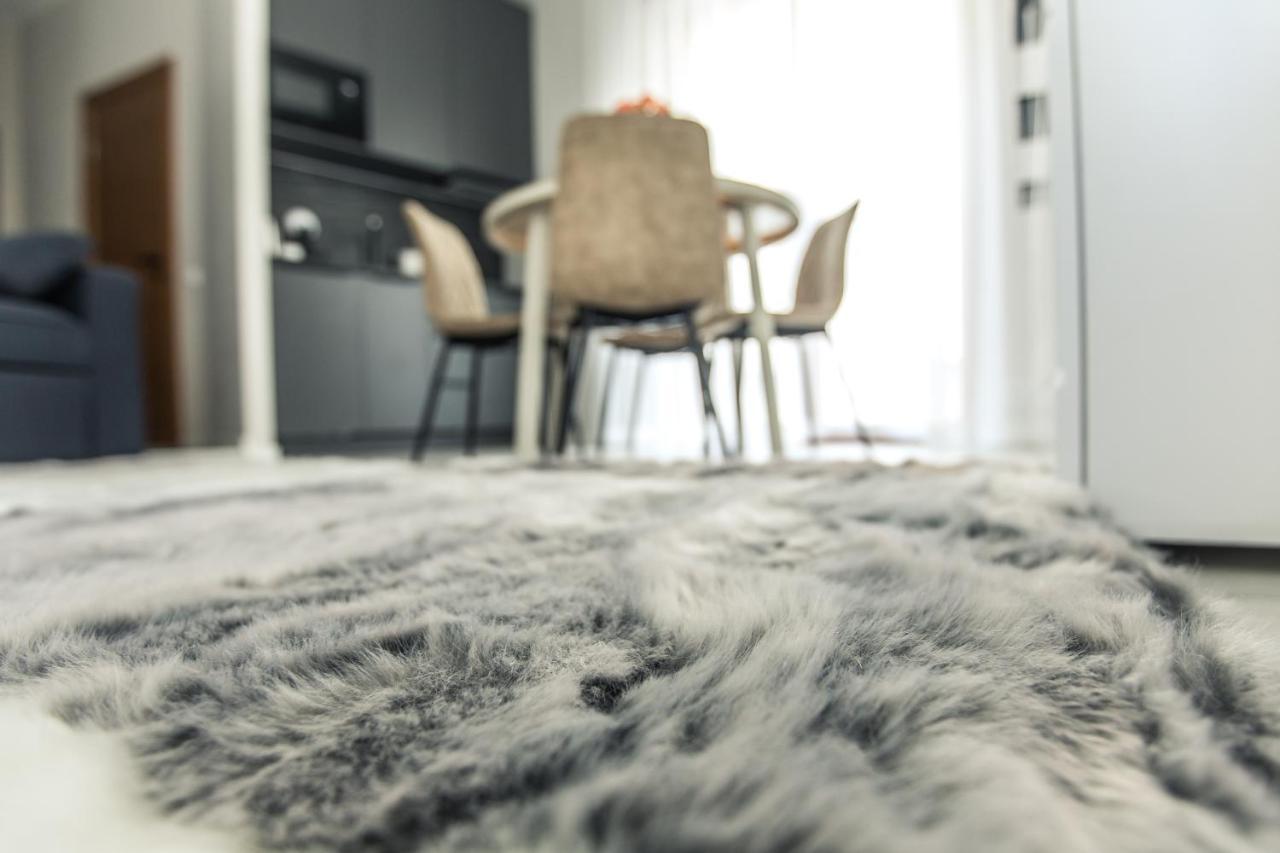 New Modern Studio Apartment In The Old Town Riga Extérieur photo