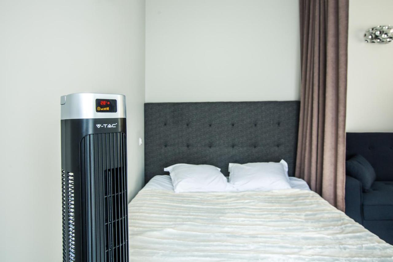 New Modern Studio Apartment In The Old Town Riga Extérieur photo