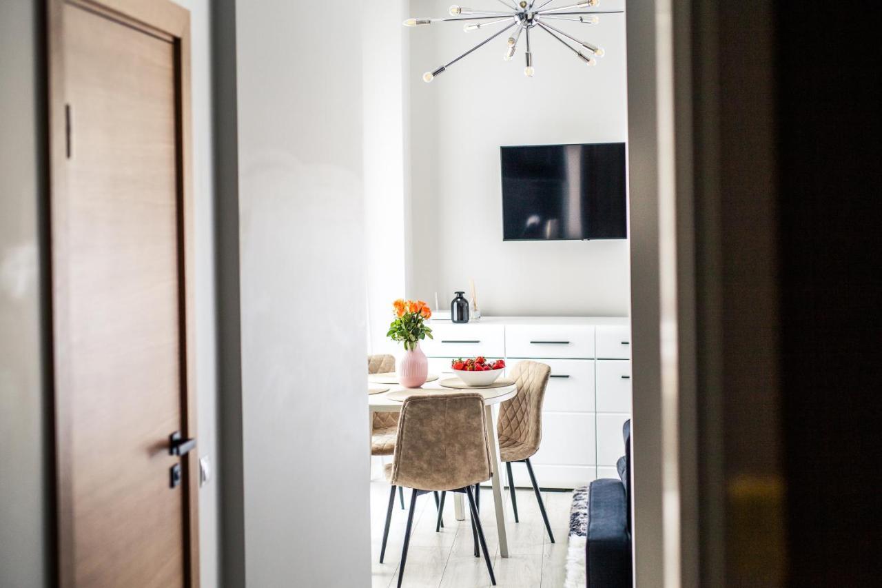 New Modern Studio Apartment In The Old Town Riga Extérieur photo
