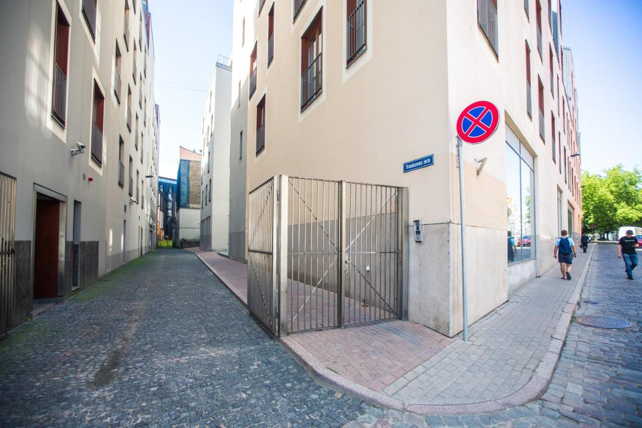 New Modern Studio Apartment In The Old Town Riga Extérieur photo